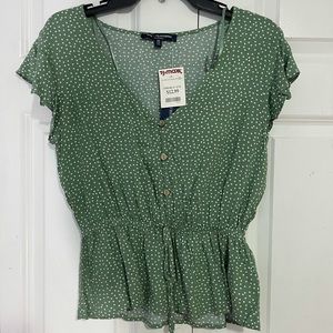 Short sleeve polka dot top